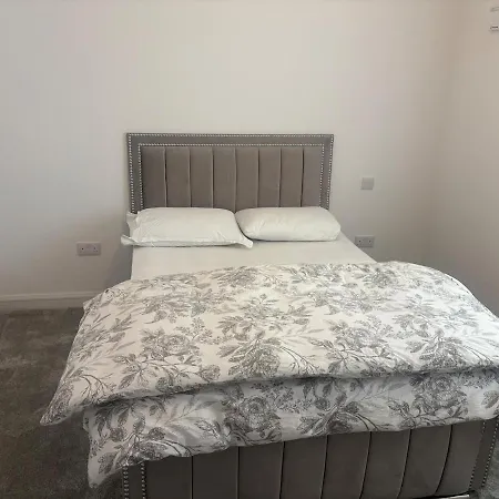Cozy One-bedroom Апартаменты *