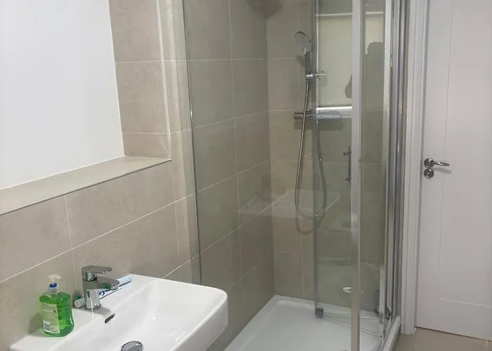 Cozy One-bedroom דירה *